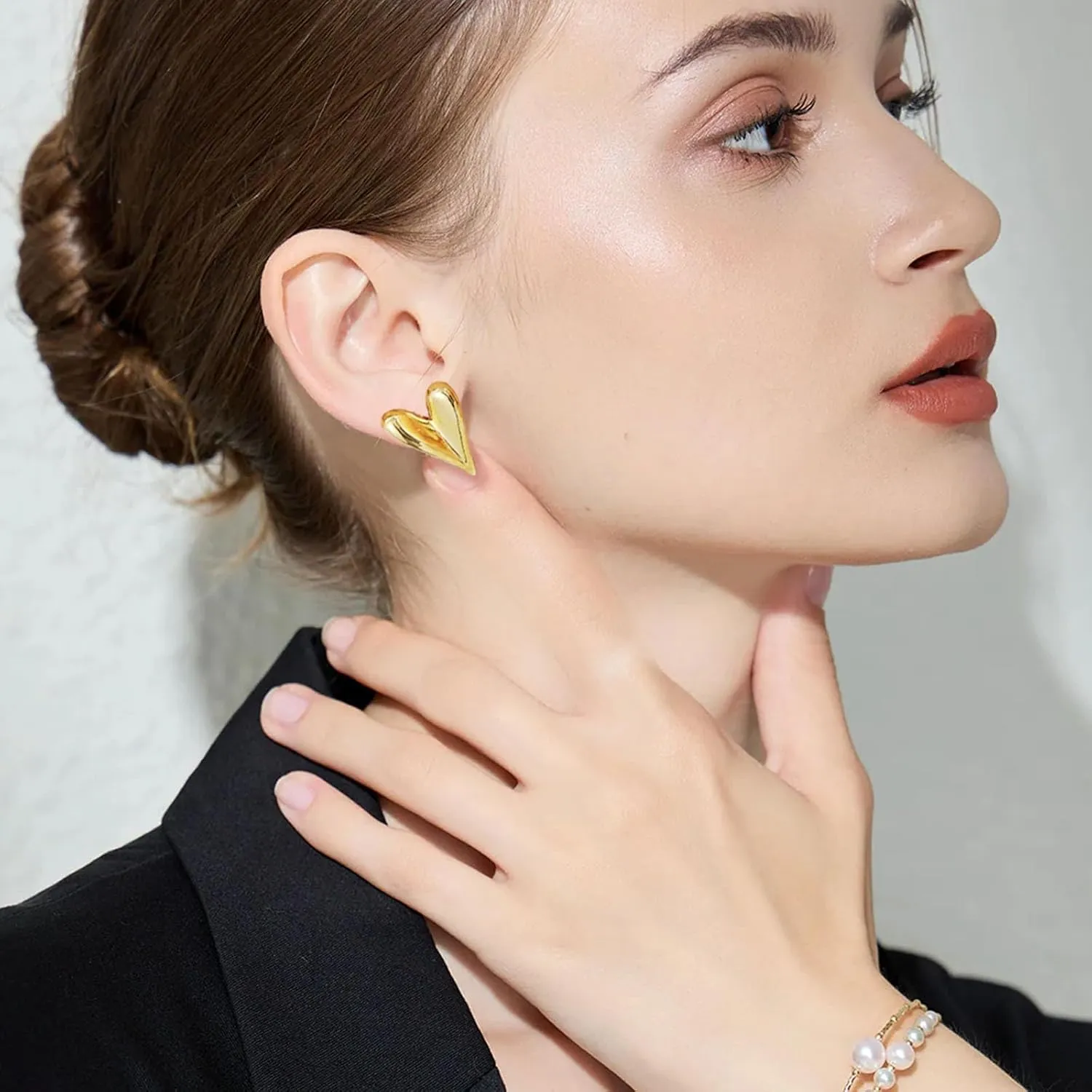18K Gold Plated Heart Earrings for Women Gold Heart Studs Puffy Heart Shaped Earring Chunky Heart Statement Earrings