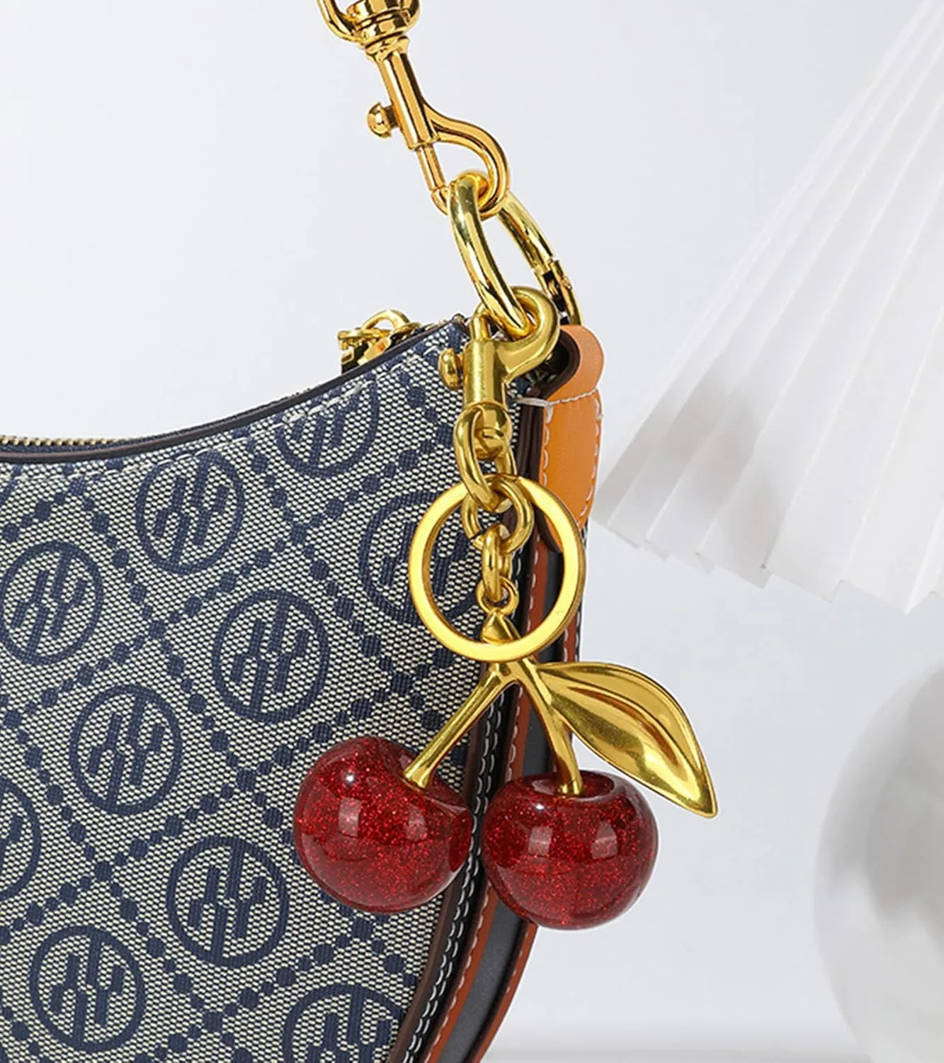 Cherry Bag Charm, Cherry Keychain Hanging Purse Charm Decoration Cute Pendant for Women