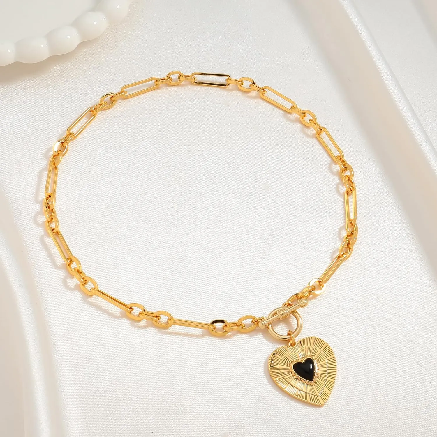 Chunky Heart Necklace Sunburst Heart Pendant Necklace Vintage Statement Necklace for Women Gold Chunky Toggle Necklace