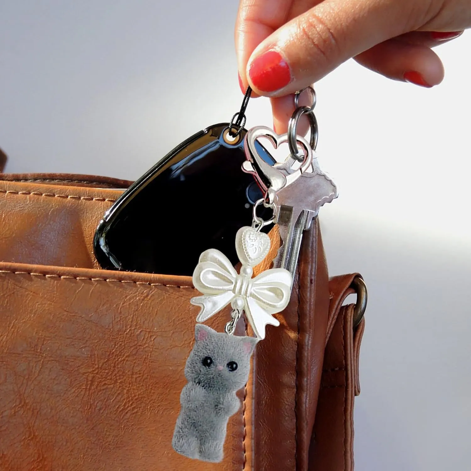 Cute Cat Bag Charm, Fuzzy Cat Keychain Hanging Heart Bow Purse Charm Decoration for Women Girls