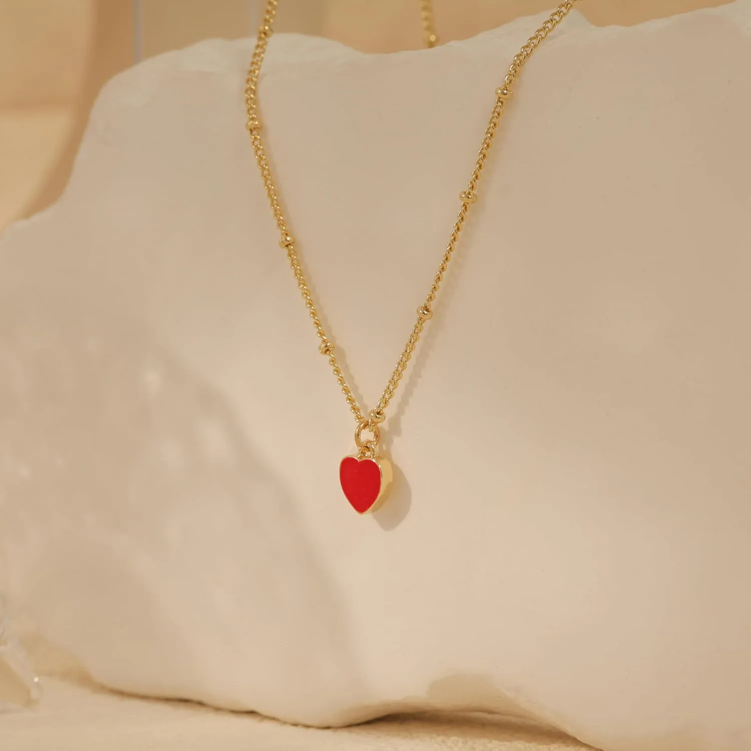 Ewrkbr Gold Heart Necklace for Women,14K Gold Plated Charm Necklace Dainty Love Pendant Necklace Cute Gold Necklace for Women Valentine's Day Gifts Trendy Gold Heart Necklace for Women Gifts