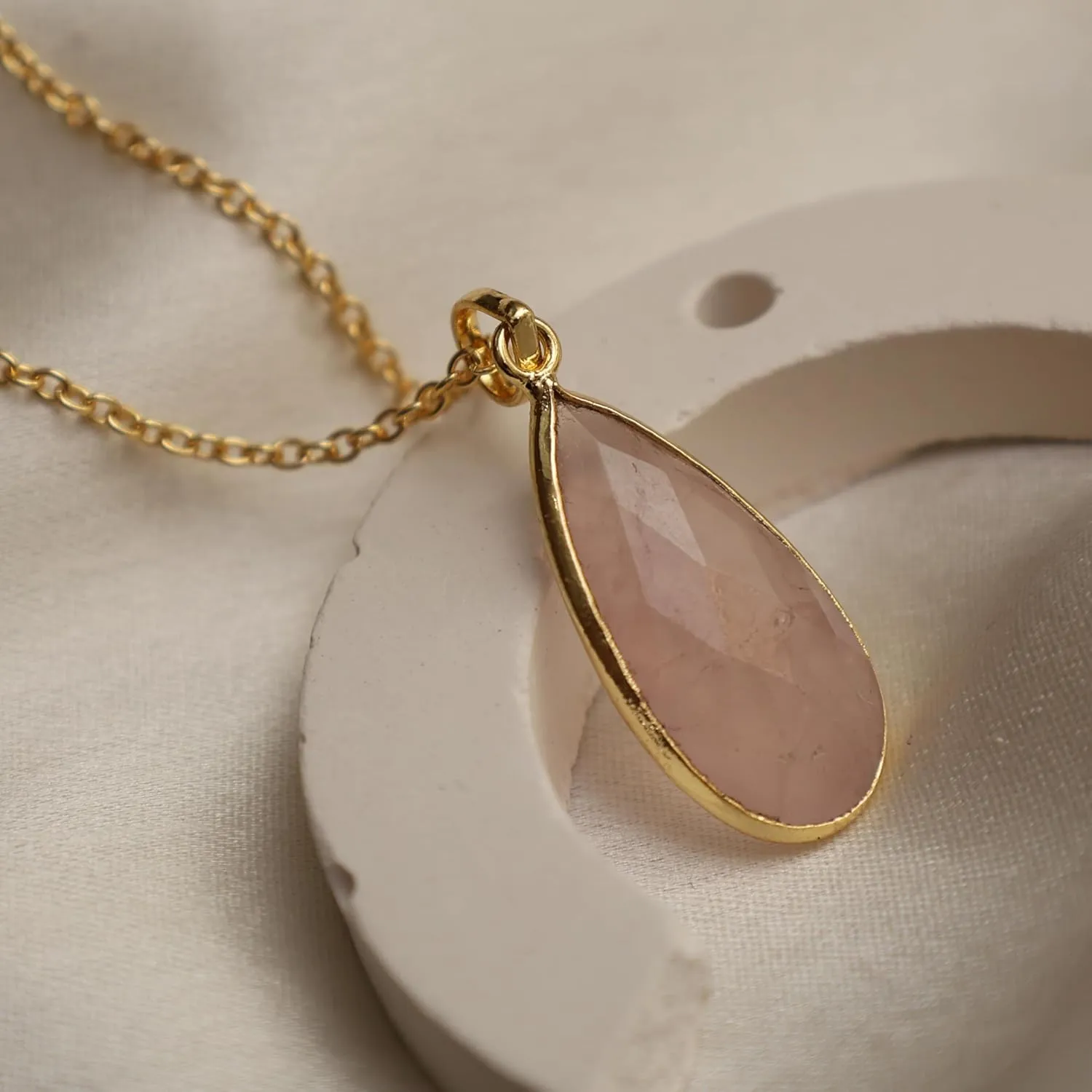 Gempires Rose Quartz Long Pear Bezel Faceted Gemstone Necklace with 18-Inch 14K Gold-Plated Chain  Elegant Teardrop Pendant Necklace for Women (Rose Quartz)