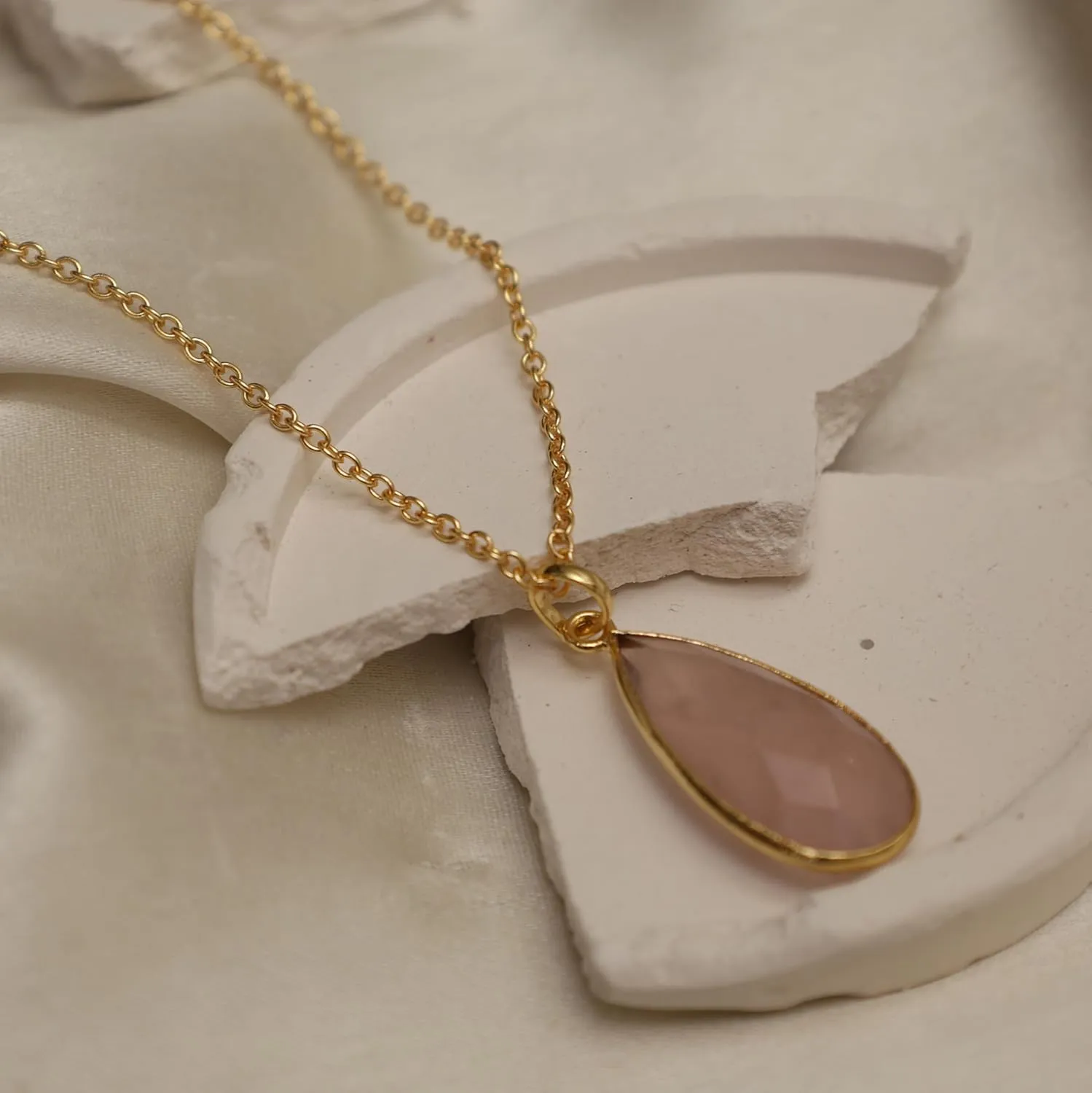 Gempires Rose Quartz Long Pear Bezel Faceted Gemstone Necklace with 18-Inch 14K Gold-Plated Chain  Elegant Teardrop Pendant Necklace for Women (Rose Quartz)