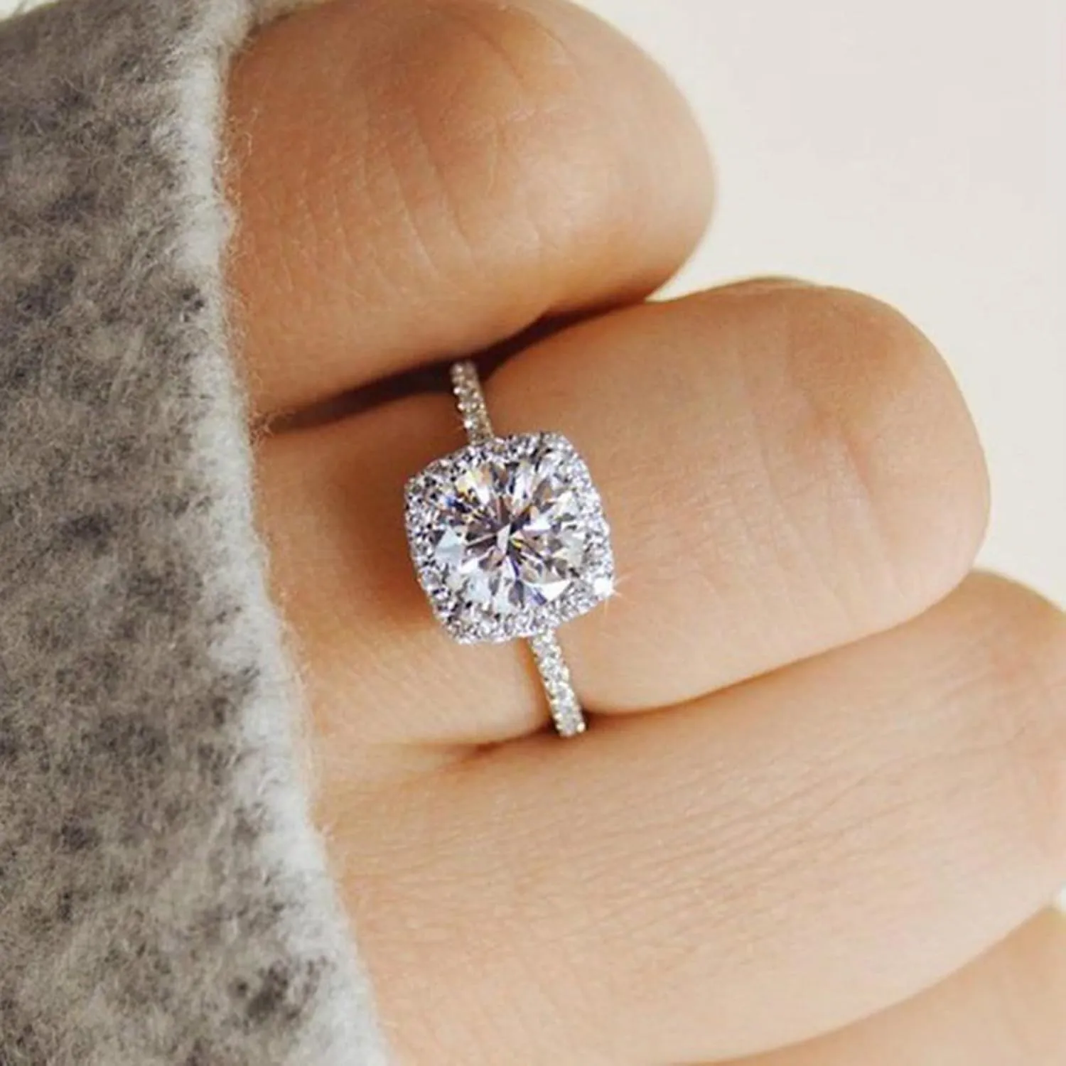 HUASAI Engagement Rings for Women Fake Engagement Ring Moissanite Engagement Ring Halo Engagement Rings Travel Engagement Rings for Wedding Bridal Jewelry Gifts
