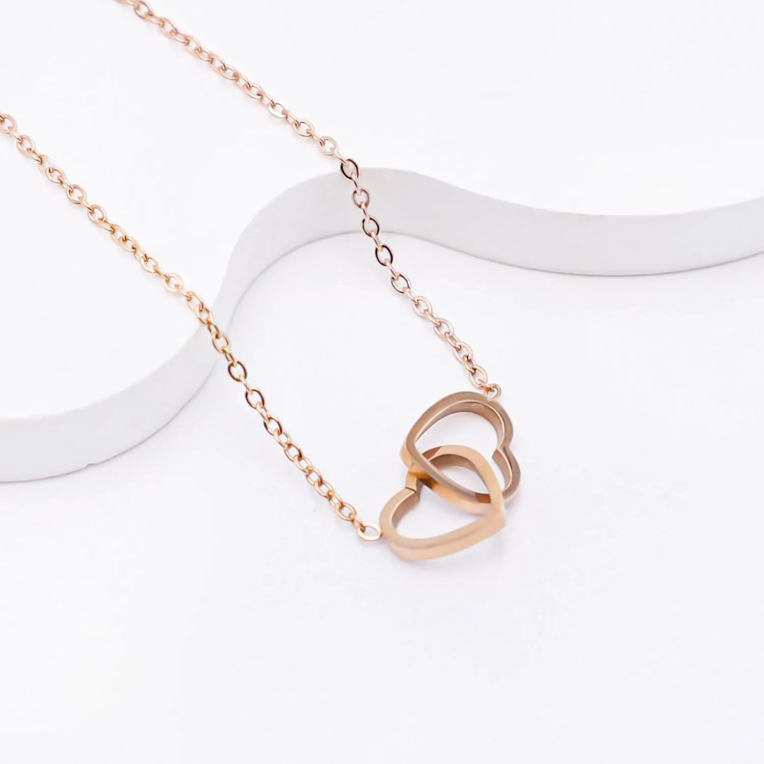 Love Word Necklace for Women Full Diamonds Dainty Necklace Rose Gold Plated Love Pendant Necklace with White CZ Elegant Women Jewelry Gift for Anniversaries & Valentine Day