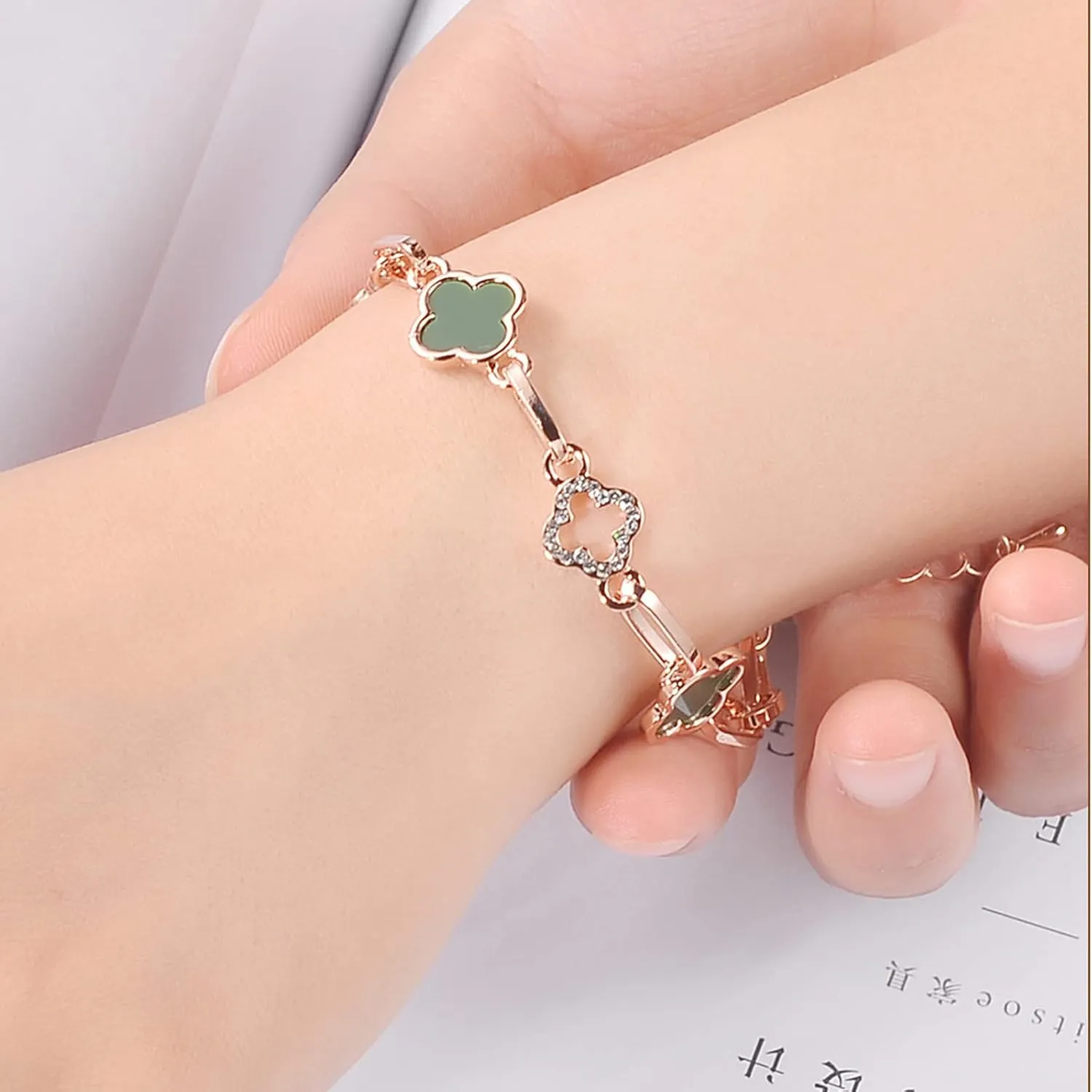 Lucky Clover Bracelet, Adjustable Four Leaf Charm Bracelet Link Metal Cute Jewelry Rhinestone Clover Chain Bracelet for Women Mother's Day Christmas Gift