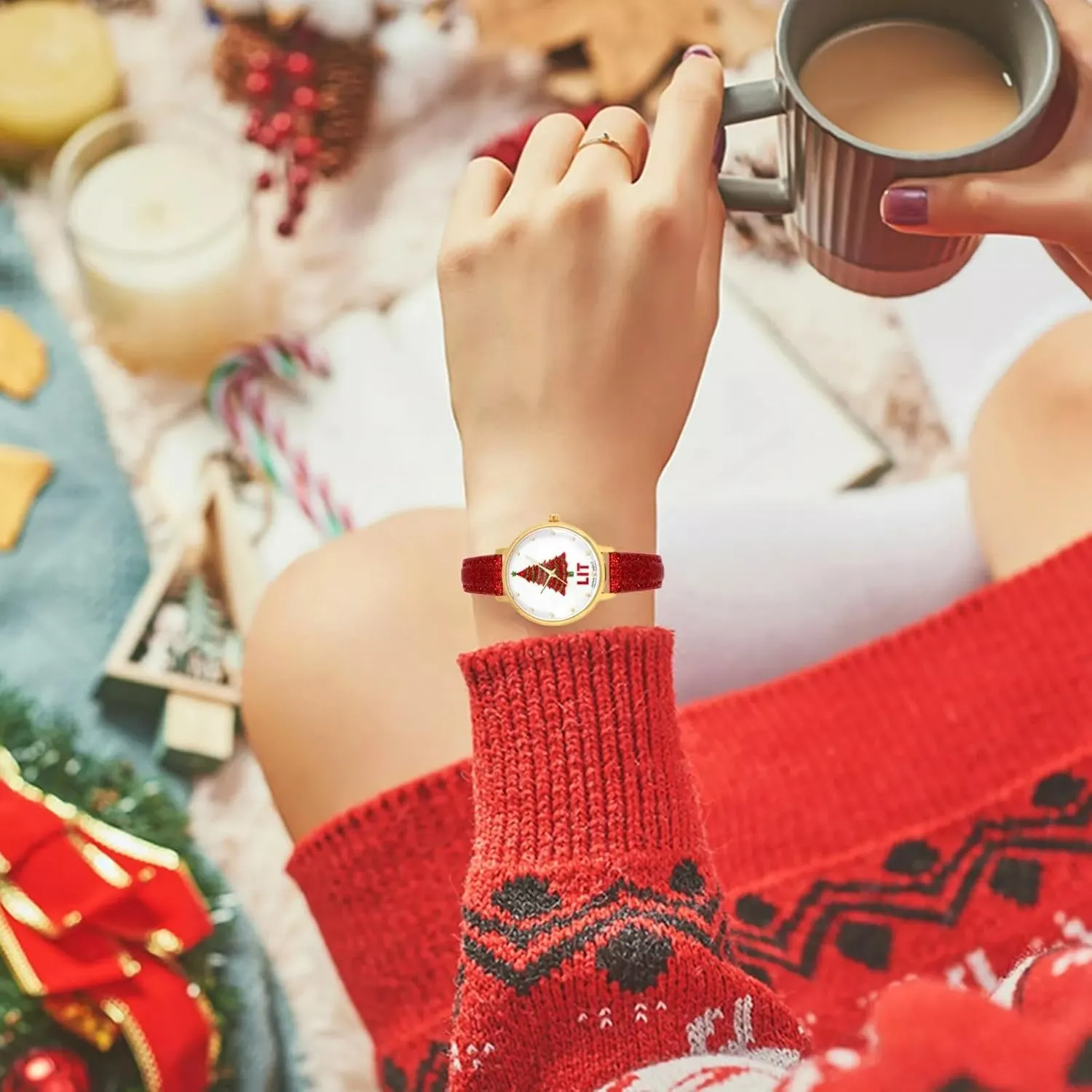 MASTOP Christmas Tree Watches for Women Santa Claus Snowflake Design 32mm Dial PU Leather Women Watch Men Christmas Gift Gold Green Silver Waistwatch Analog, Unique Fun Novelty