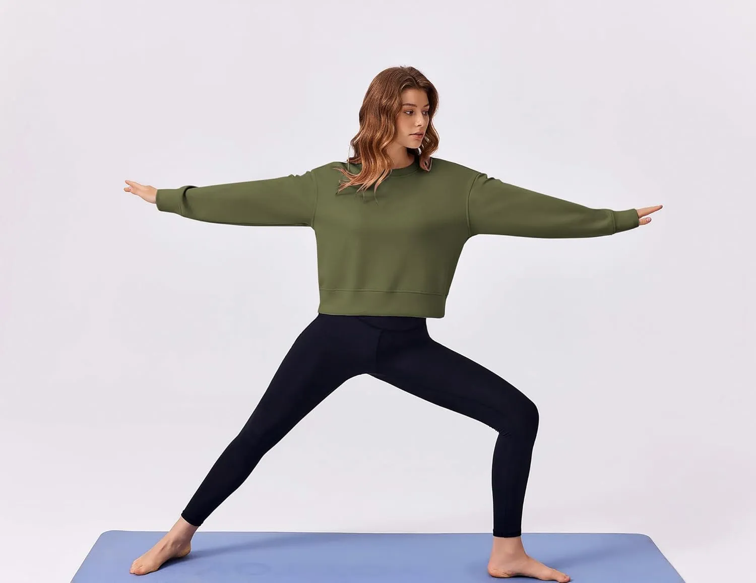 PINSPARK Crewneck Cropped Sweatshirt for Women Soft Long Sleeve Crop Tops Oversized Lightweight Basic Sweaters Fall 2025
