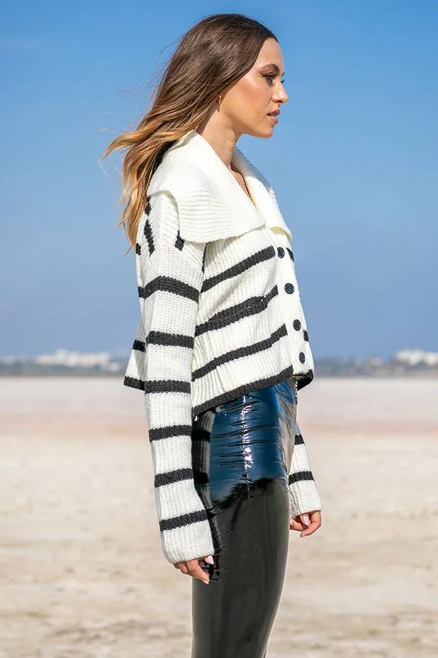 Queencii  Keane Short Cardigan Black & White