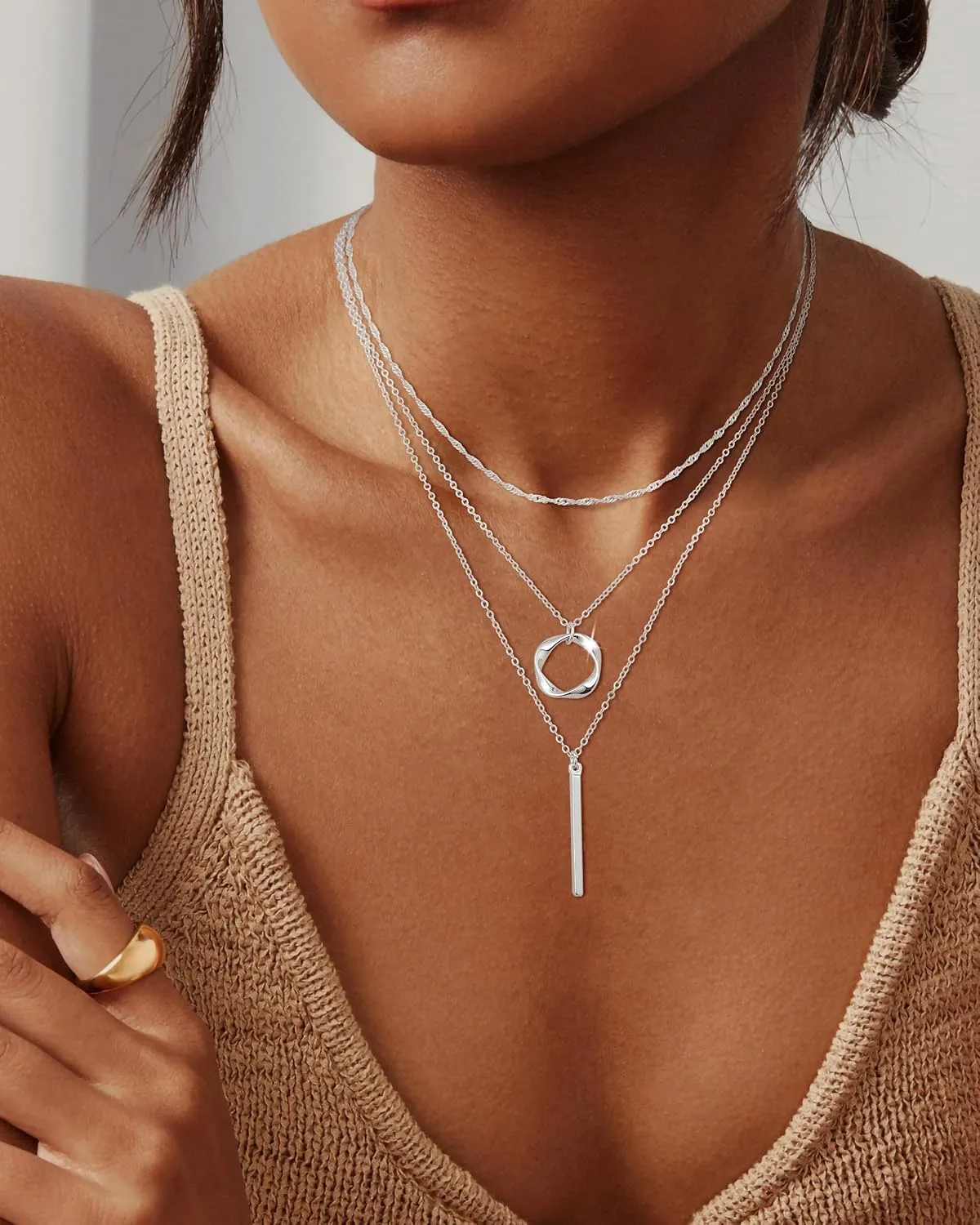 Silver Layered Necklaces for Women, Stackable Dainty Silver Choker Necklaces for Women Trendy Layering Circle Bar Pendant Chain Necklace Fashion Jewelry Set Gifts for Women Teen Girls