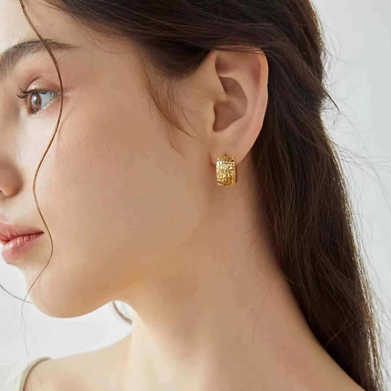 Sterling Silver Small Chunky Hoop Earrings for Women Hammered Earrings Hypoallergenic Texture Thick Hoop Earrings Wide Huggie Hoop Earrings