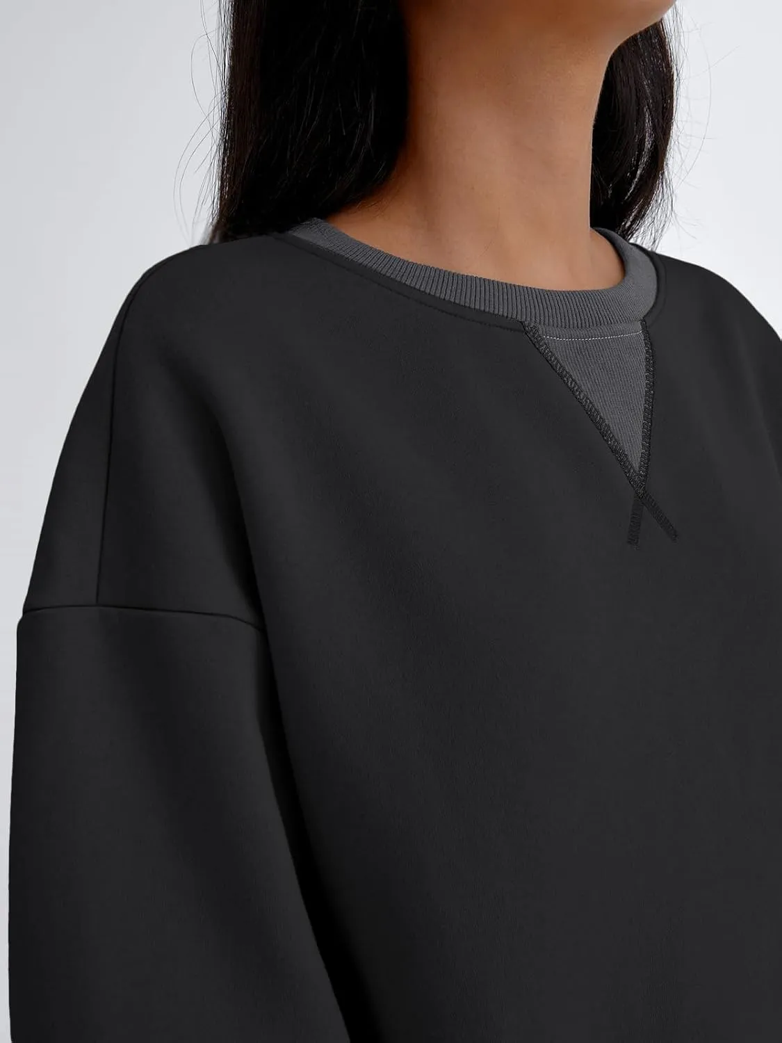 Trendy Queen Women's Oversized Color Block Fleeced Crewneck Sweatshirt
