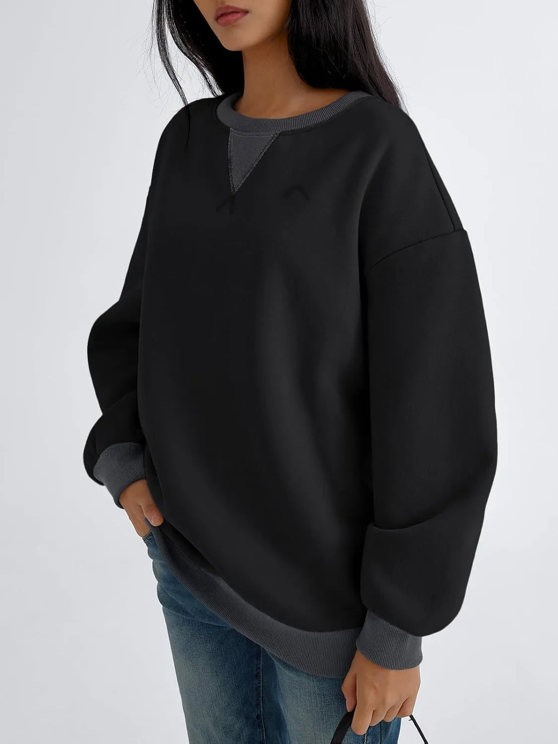 Trendy Queen Women's Oversized Color Block Fleeced Crewneck Sweatshirt