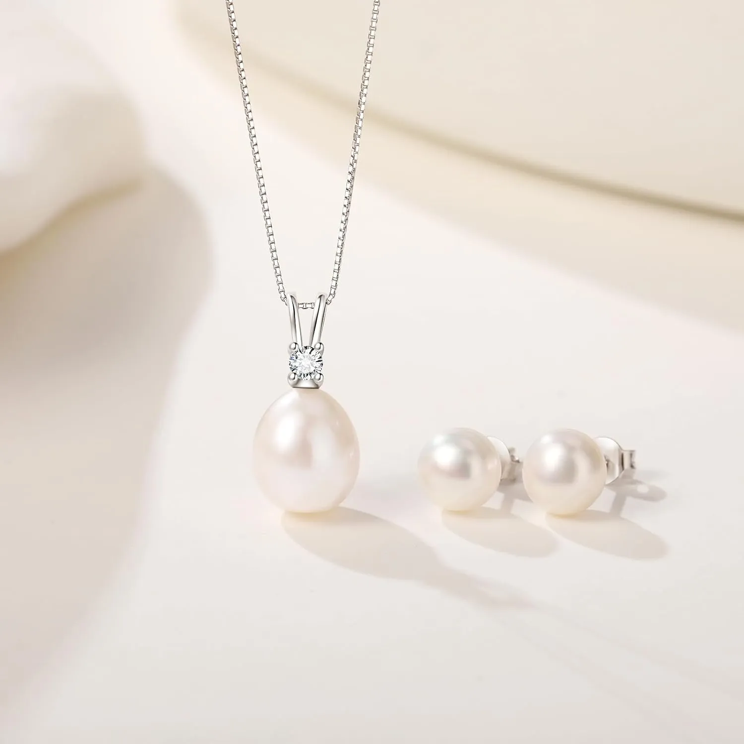 YAMI Pearl Jewelry Set for Women, 9.5-11mm AAAA Freshwater/Saltwater Pearl Necklace & 8-8.5mm Stud Earrings, 925 Sterling Silver, Hypoallergenic Gift for Her